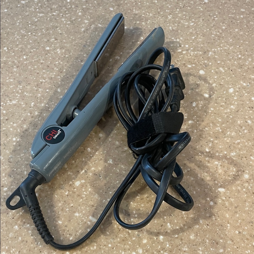 CHI Smart Titanium Gray Small Hair Straightener